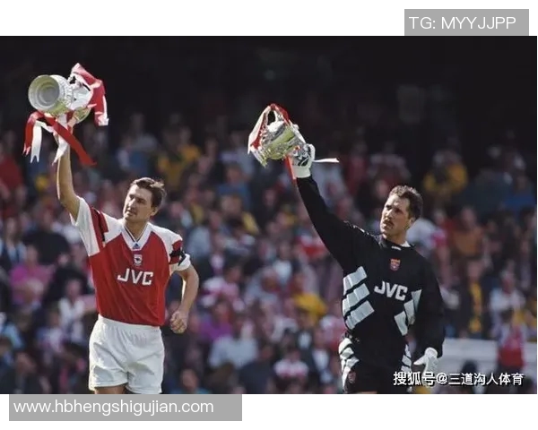 传奇后卫托尼亚当斯的足球生涯与个人成就深度解析